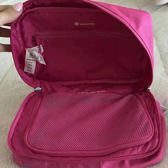 NWT Lululemon Daily Essentials Makeup Bag *Large - Picture 3 of 6
